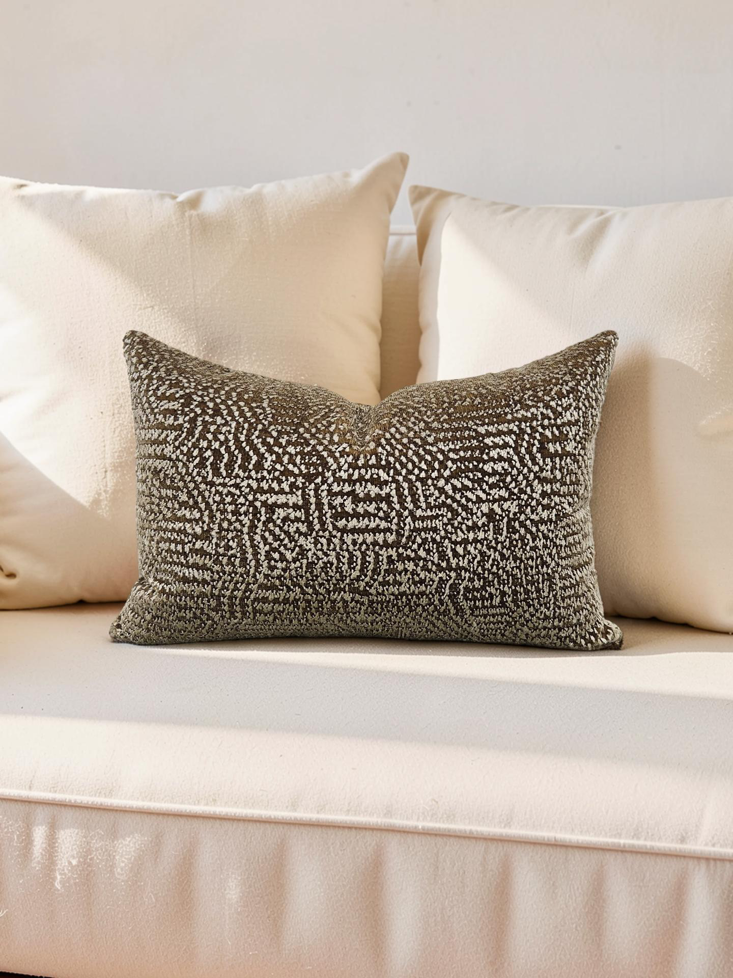 Zimmer & Rohde Lumbar Pillow Nico 12x18" Knife Edge Cover