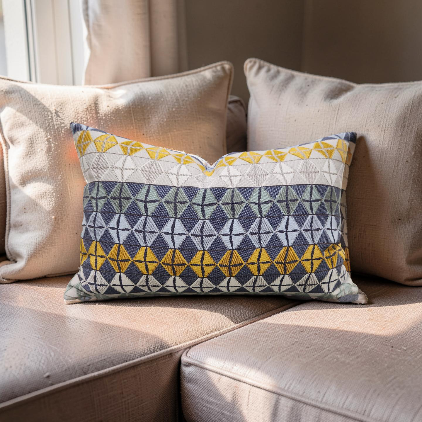 Lumbar Pillow Sorceress-Mahi Mahi 12x18" Knife Edge Cover