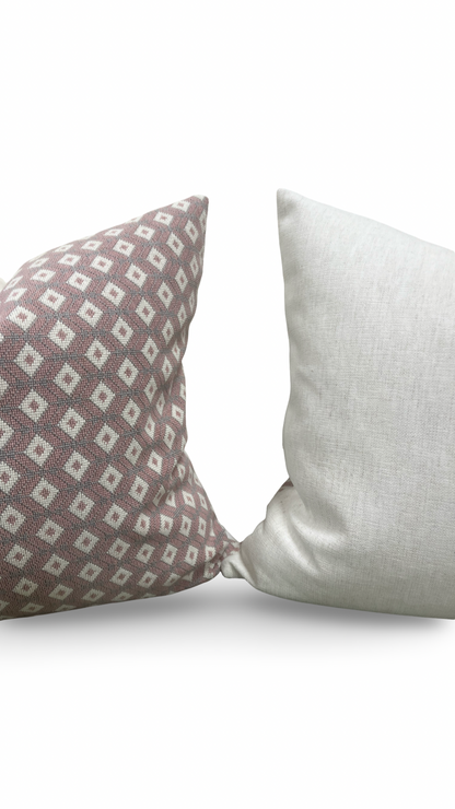 Gaston Y Daniela Decorative Pillow Ricardo Rosa 22x22" Knife Edge Cover