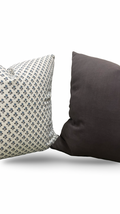 Decorative Pillow Mobby Indigo 22x22" Knife Edge Cover
