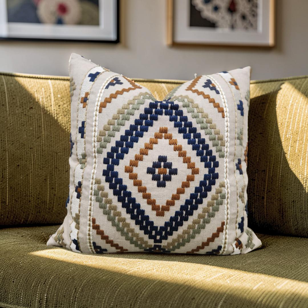 GP & J Baker Decorative Pillow Nympheus 18x18" Knife Edge Cover