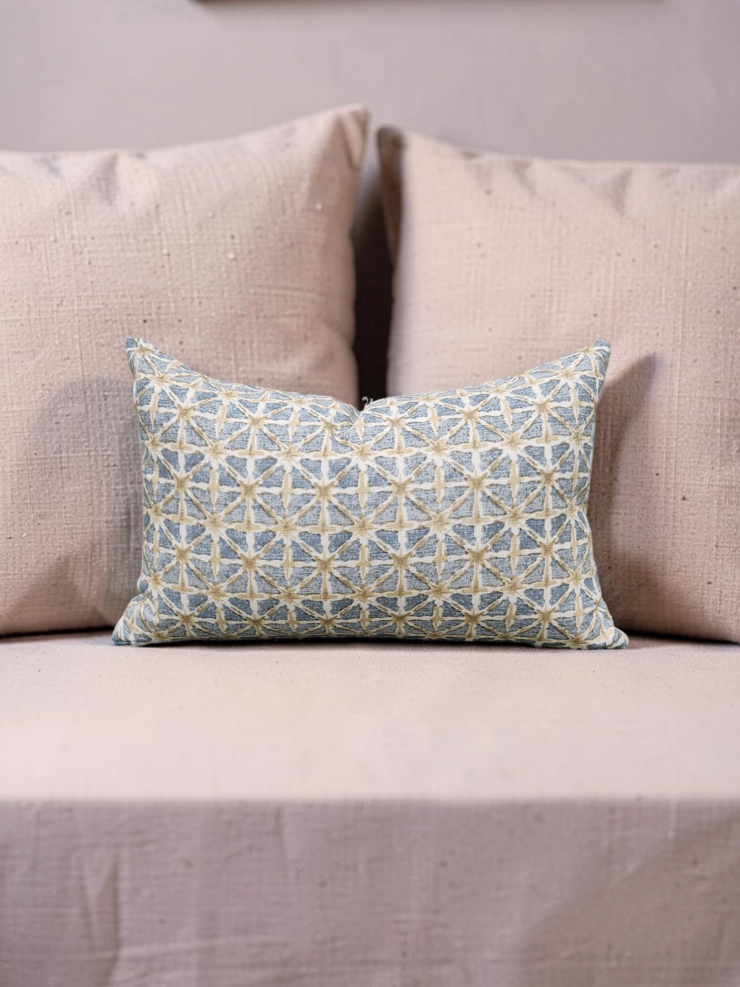 Lee Jofa Lumbar Pillow Syhvan Sky 12x18" Knife Edge Cover