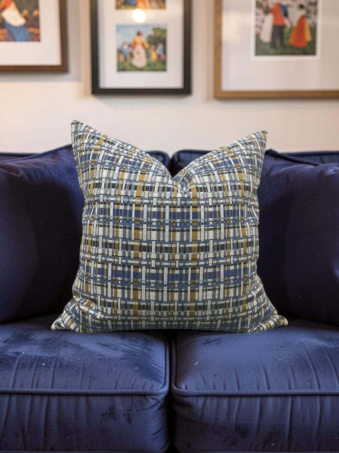 Decorative Pillow Stepped Plaid Well 22x22" Knife Edge Cover