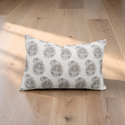 Lumbar Pillow Arjan Lynx 12x18" Knife Edge Cover