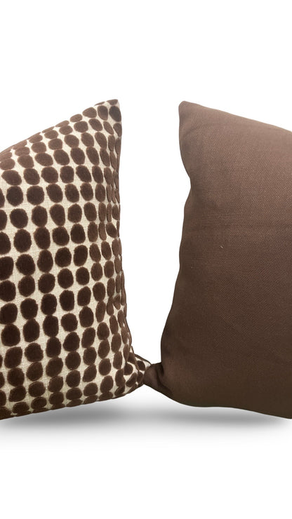 Decorative Pillow Loopy Spot Chocolate 20x20" Knife Edge Cover