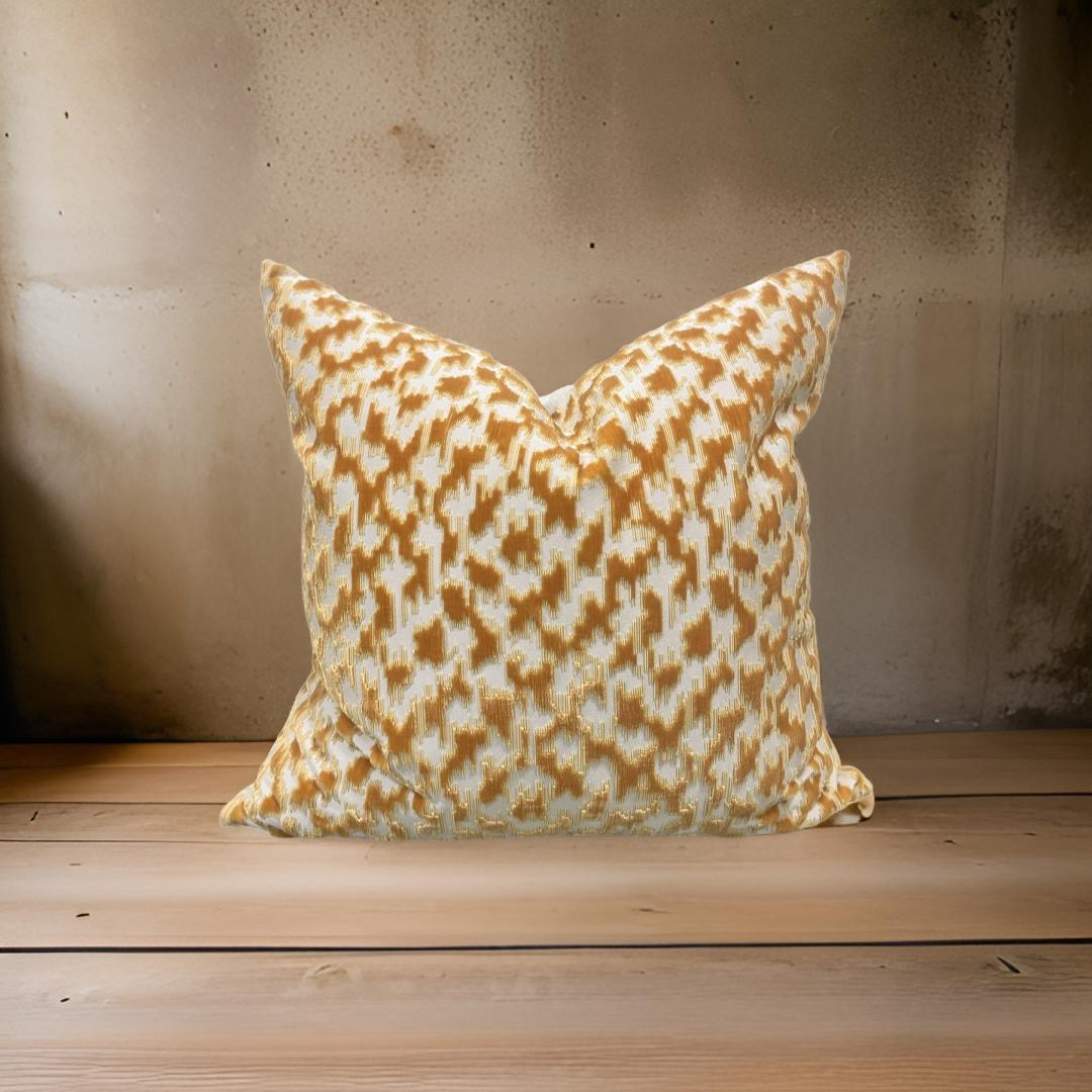 Boukhara Miel 20x20" Knife Edge Decorative Pillow
