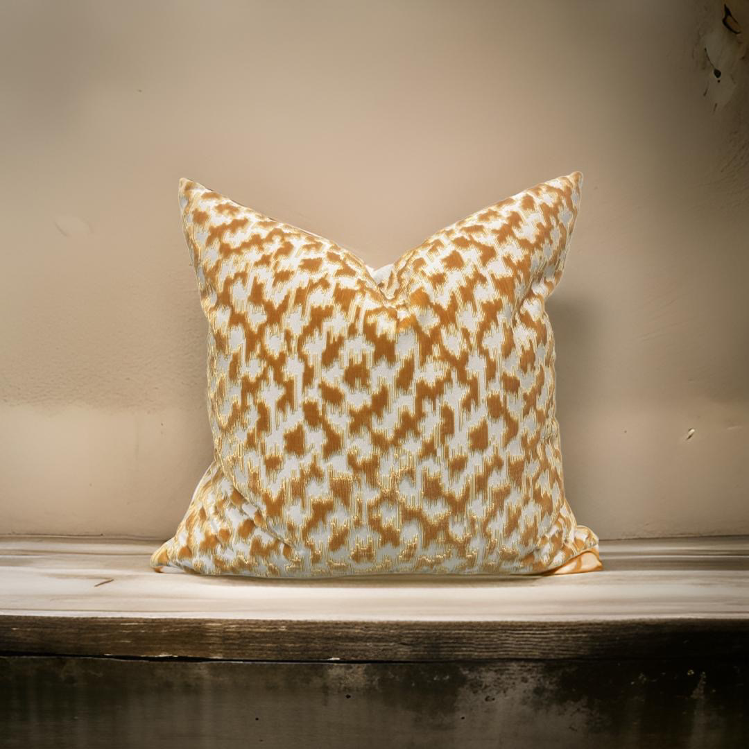 Boukhara Miel 20x20" Knife Edge Decorative Pillow