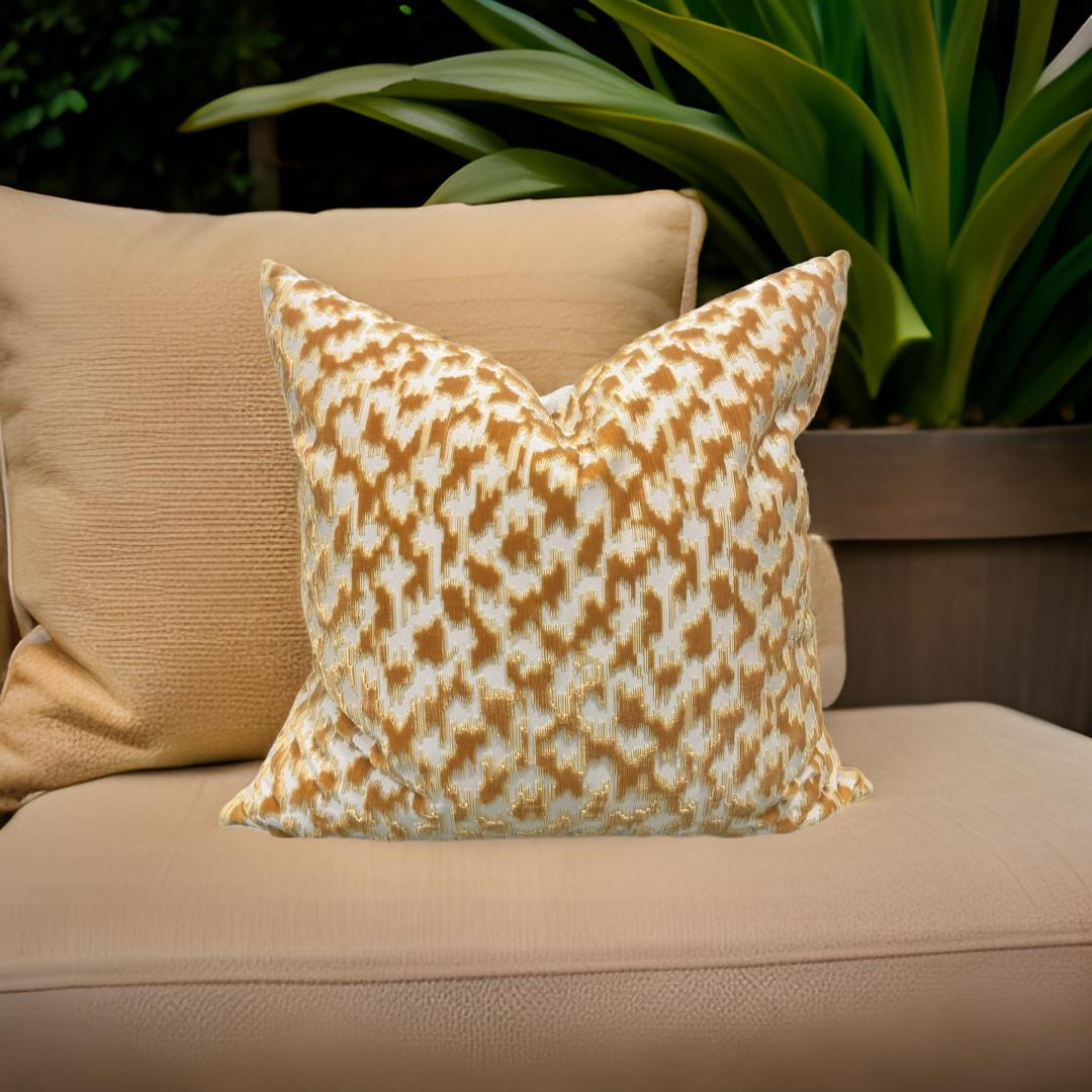 Boukhara Miel 20x20" Knife Edge Decorative Pillow
