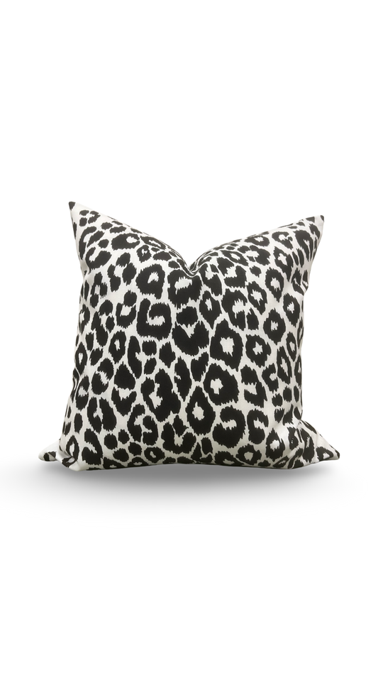 Outdoor Decorative Pillow Iconic Leopard Knife Edge Cover