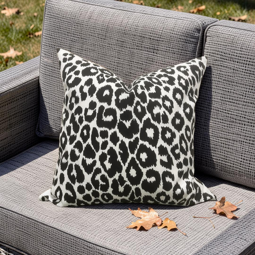 Outdoor Decorative Pillow Iconic Leopard Knife Edge Cover