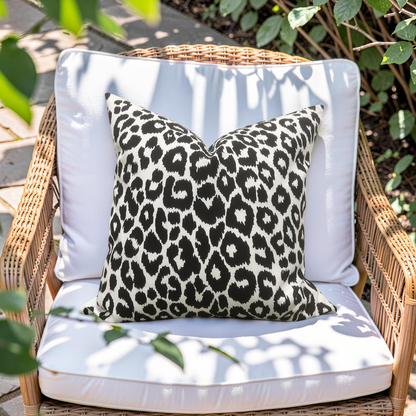 Outdoor Decorative Pillow Iconic Leopard Knife Edge Cover