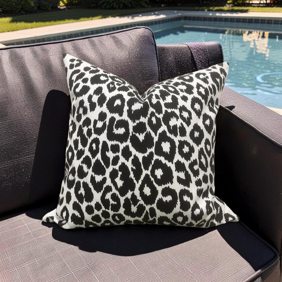 Outdoor Decorative Pillow Iconic Leopard Knife Edge Cover