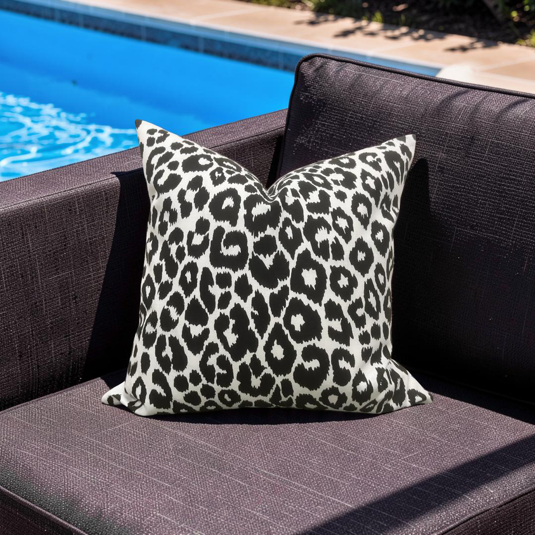 Outdoor Decorative Pillow Iconic Leopard Knife Edge Cover