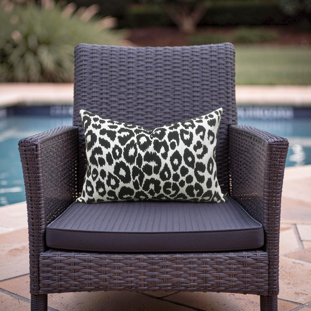 Outdoor Lumbar Pillow Iconic Leopard Knife Edge Cover