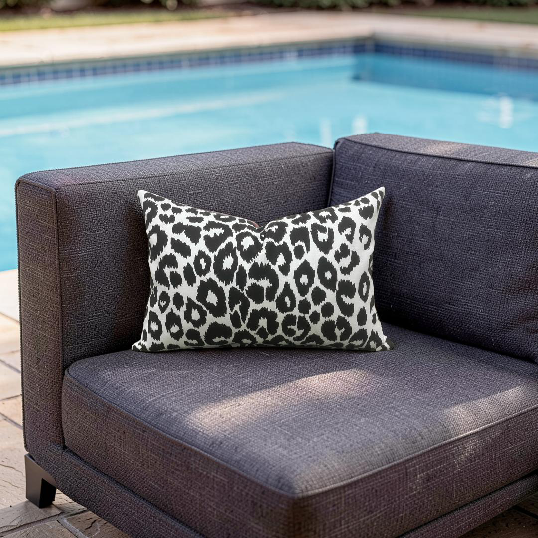 Outdoor Lumbar Pillow Iconic Leopard Knife Edge Cover