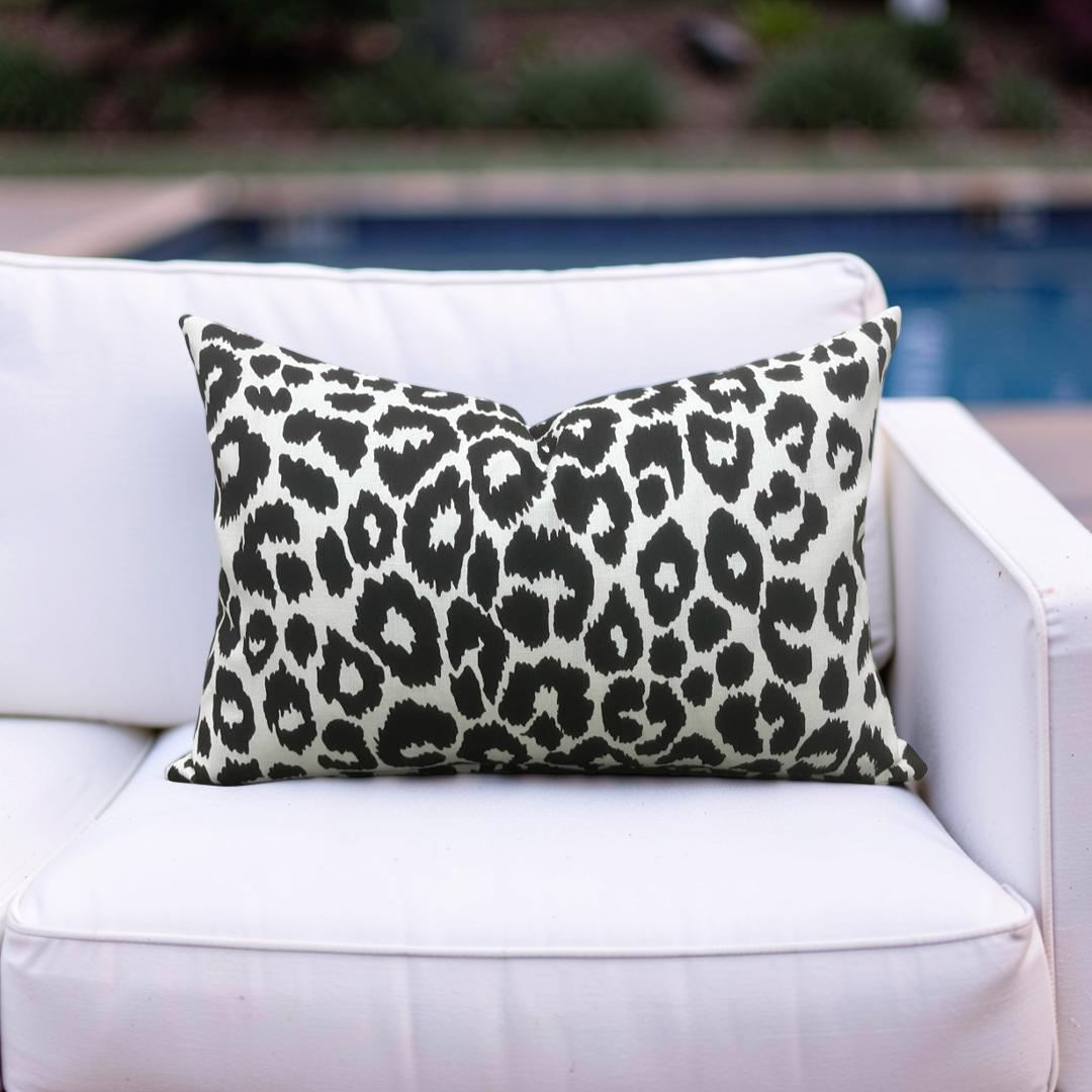 Outdoor Lumbar Pillow Iconic Leopard Knife Edge Cover
