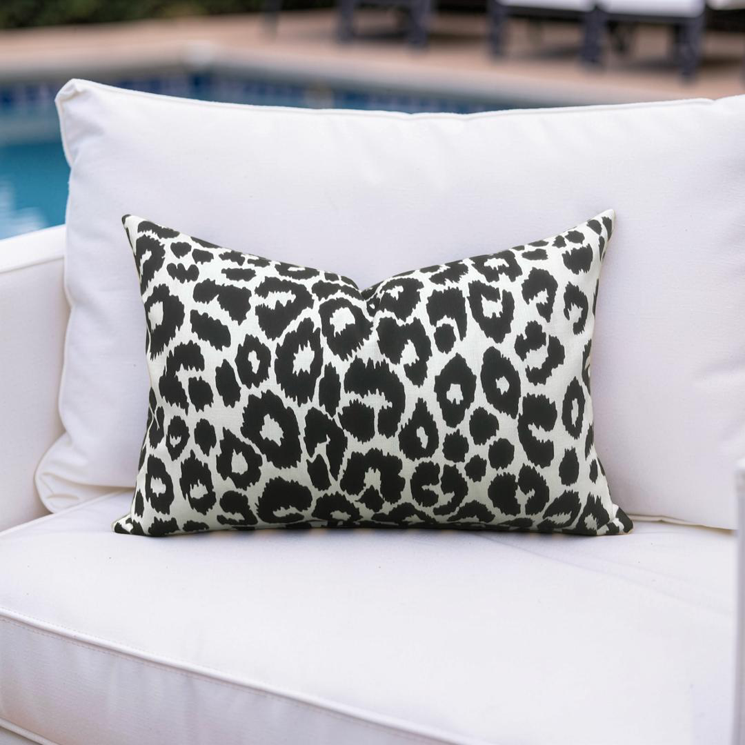 Outdoor Lumbar Pillow Iconic Leopard Knife Edge Cover