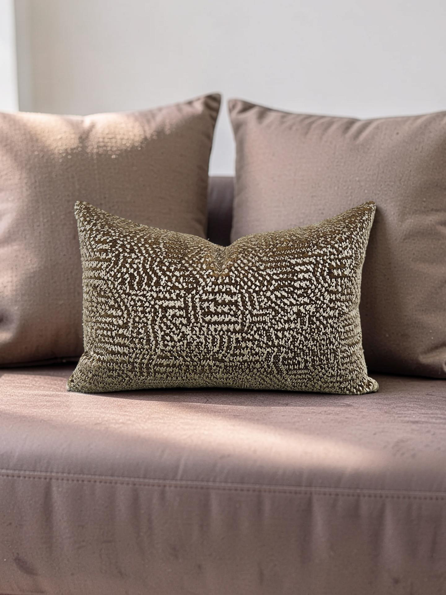 Zimmer & Rohde Lumbar Pillow Nico 12x18" Knife Edge Cover